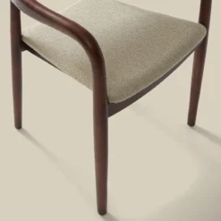 Eetkamerstoel walnoot hout met beige zitting - Bodio Sari