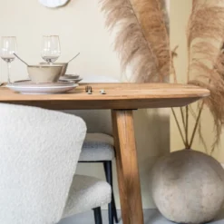 Eettafel teak met afgeronde hoeken - Eleonora Tabassum