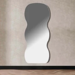 Grote spiegel organisch zonder rand - Bodio Minimalist 1
