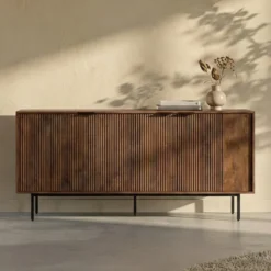 Houten dressoir met ribbel deuren - Bodio Clark