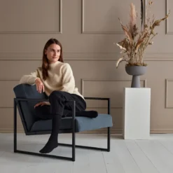 Moderne fauteuil met armleuningen samenstellen - Innovation Living Vikko Arm