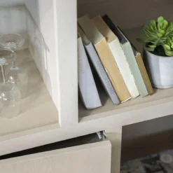 Moderne kast van taupe eiken - Eleonora Helsinki