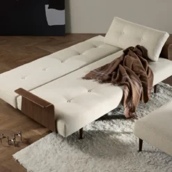 Retro slaapbank met walnoot arm - Innovation Living Recast