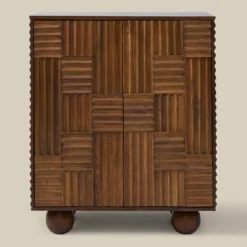 Smal dressoir kastje met houtsnijwerk - Bodio Yemi