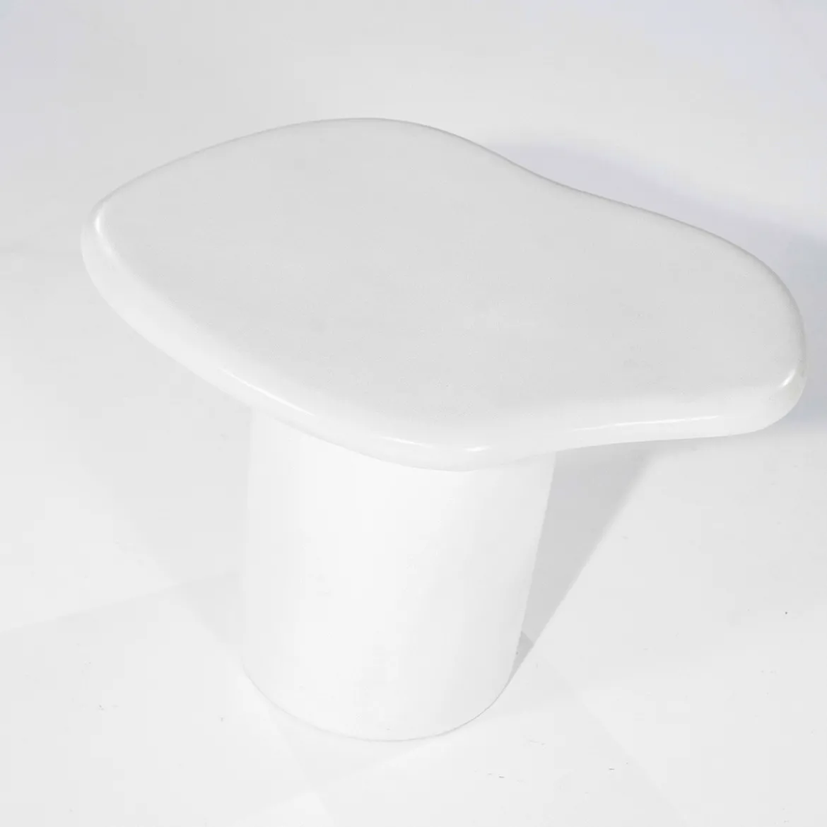 Witte bijzettafel organisch - By-Boo Seki